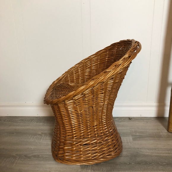 Wicker Chair Plant Stand Pet Bed - Picture 6 of 10
